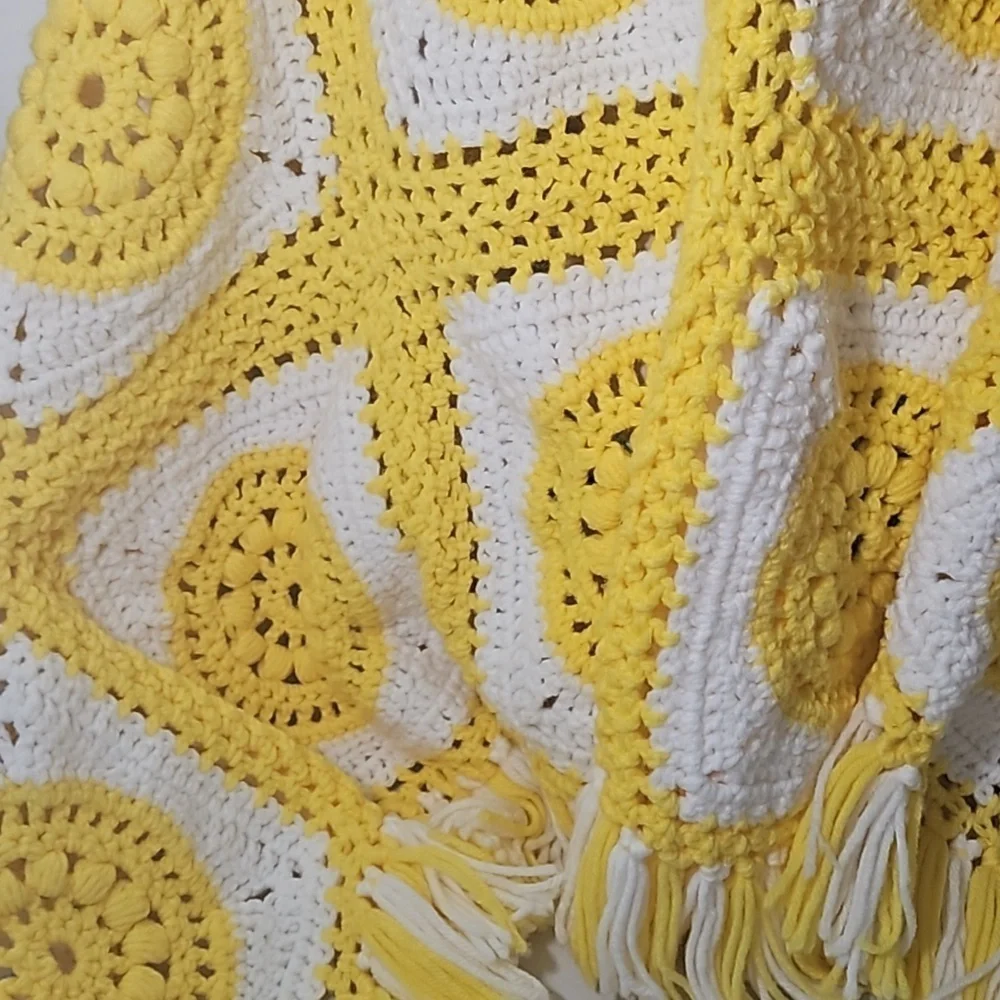 Handmade Yellow White Crochet Granny Square Blanket 37x63 Sunflower Fringe Retro